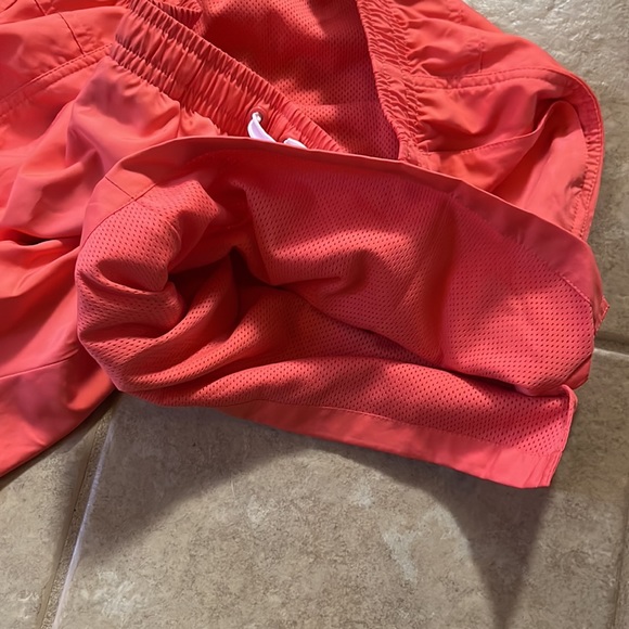 NWOT Nike Sportswear Men's Woven Shorts - Picture 7 of 7